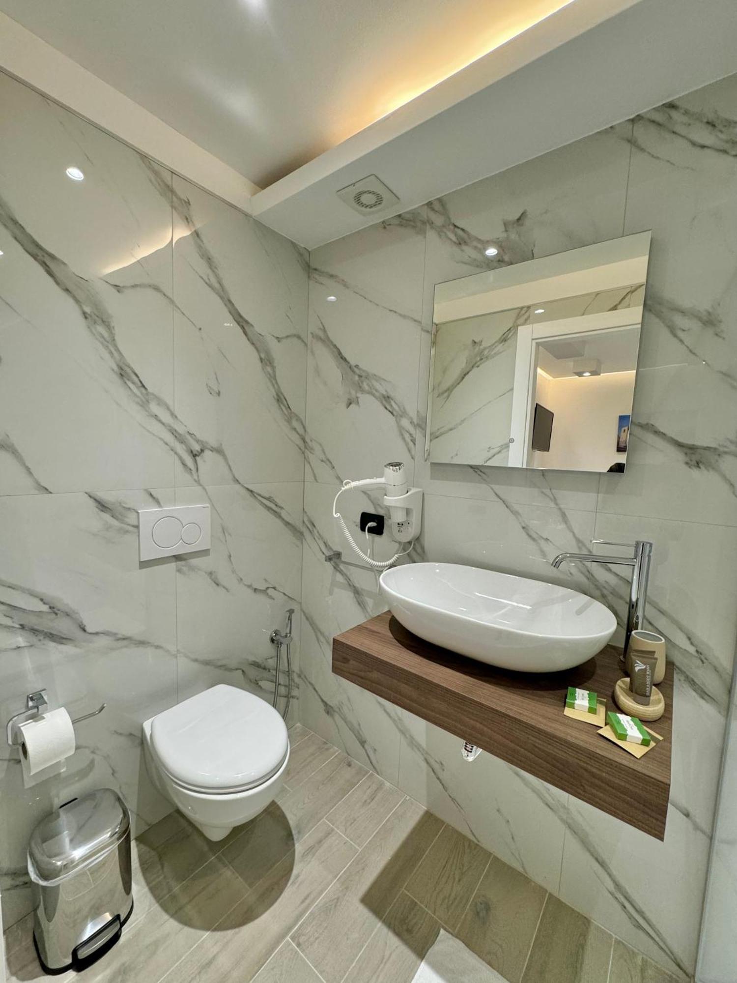 Il Filo Di Arianna Hotel Бари Екстериор снимка